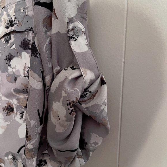 EUC Calvin Klein blouse black grey white abstract floral pattern Size L - Picture 3 of 11